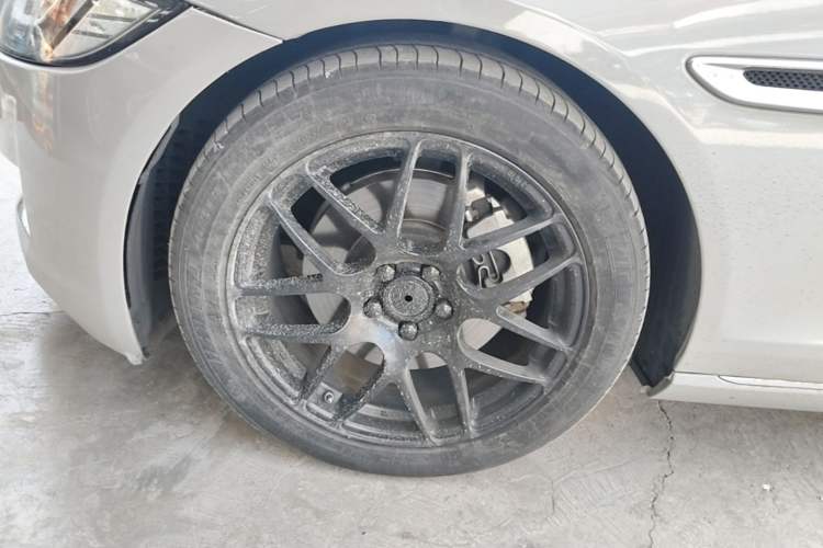 Used Jaguar XFL 2018 XFL 2.0T 250 PS Luxury Edition Left Front Wheel Hub
