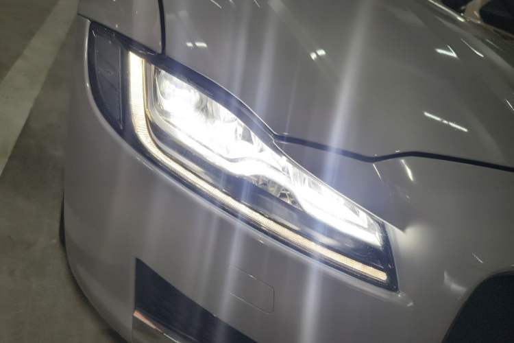 Used Jaguar XFL 2018 XFL 2.0T 250 PS Luxury Edition Right Front Headlight