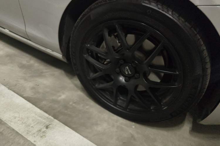 Used Jaguar XFL 2018 XFL 2.0T 250 PS Luxury Edition Right Front Wheel Hub