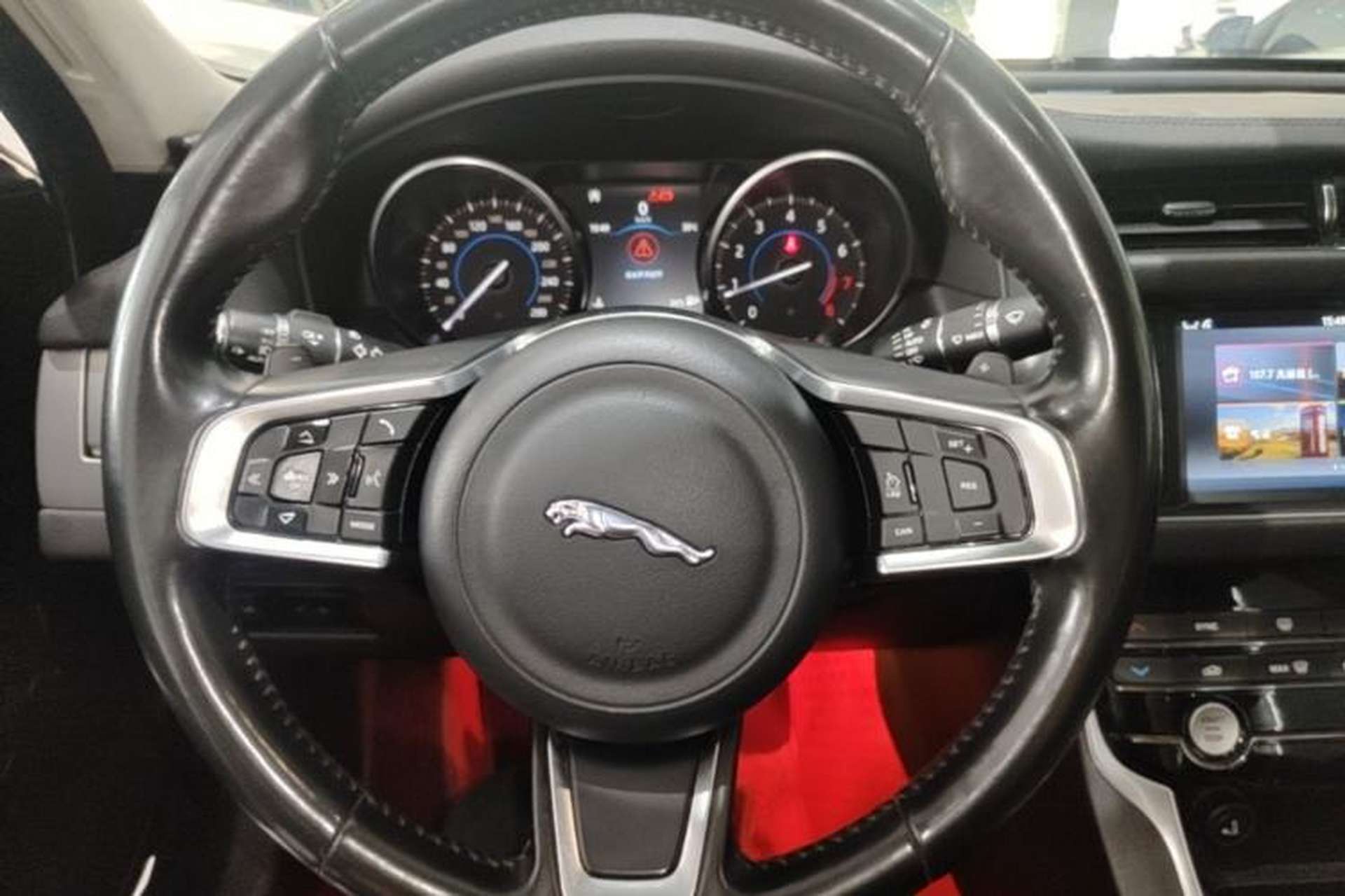 Used Jaguar XFL 2018 XFL 2.0T 200PS Elite Edition Steering Wheel