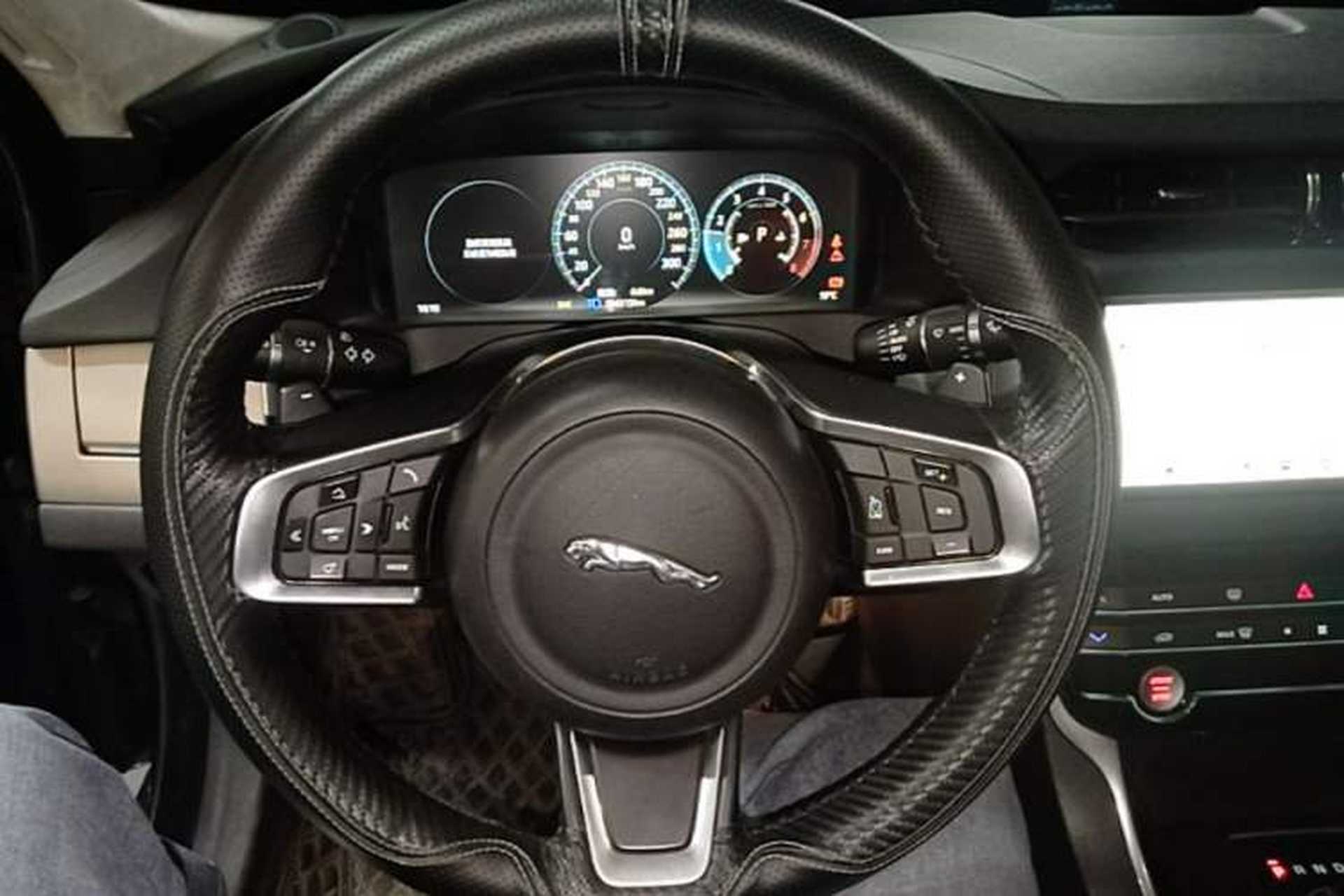 Used Jaguar XFL 2018 XFL 2.0T 250 PS Luxury Edition Steering Wheel