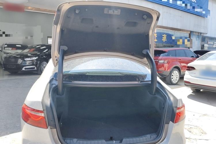 Used Jaguar XFL 2018 XFL 2.0T 250 PS Luxury Edition Trunk