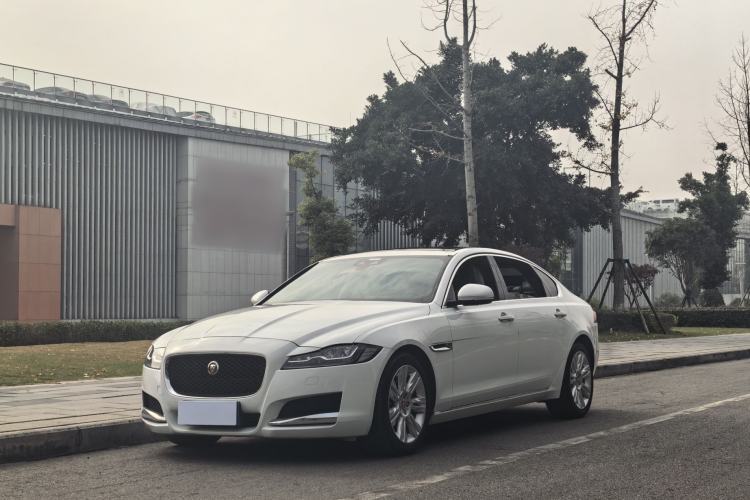Used Jaguar XFL 2018 XFL 2.0T 250 PS Luxury Edition Guazi used car, China used car export, Used car for sale, Used cars, Cheapest cars for sale