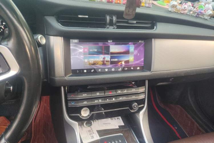 Used Jaguar XFL 2018 XFL 2.0T 250 PS Luxury Edition Audio And AC Panel