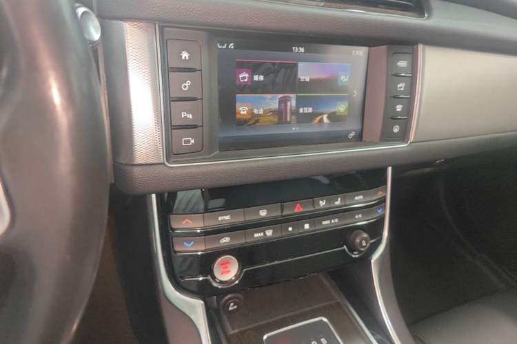 Used Jaguar XFL 2018 XFL 2.0T 200PS Elite Edition Audio And AC Panel