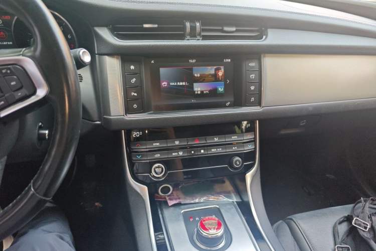 Used Jaguar XFL 2018 XFL 2.0T 200PS Luxury Edition Audio And AC Panel