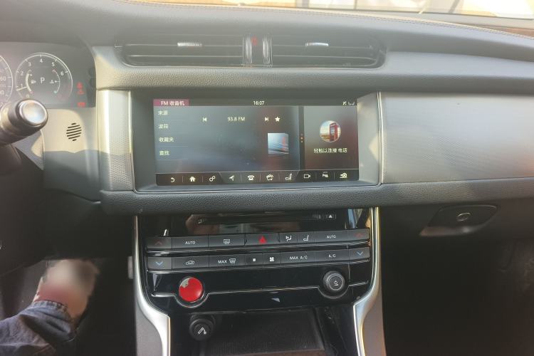 Used Jaguar XFL 2018 XFL 2.0T 250 PS Luxury Edition Audio And AC Panel