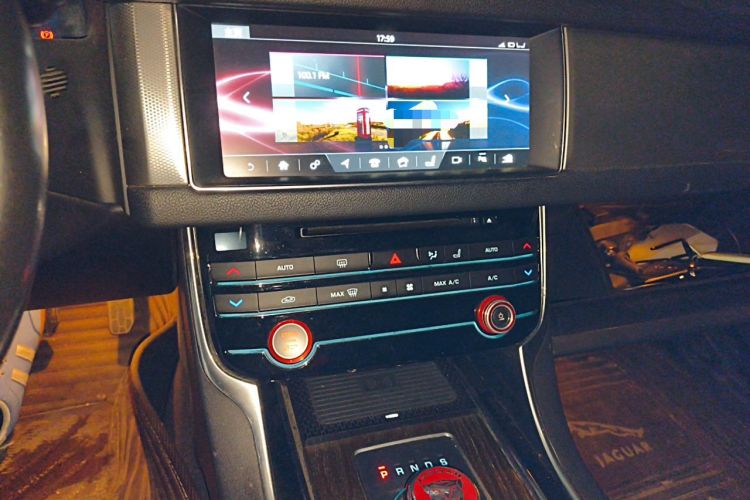 Used Jaguar XFL 2018 XFL 2.0T 250 PS Luxury Edition Audio And AC Panel