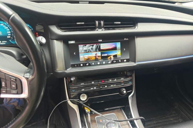 Used Jaguar XFL 2018 XFL 2.0T 250 PS Luxury Edition Audio And AC Panel
