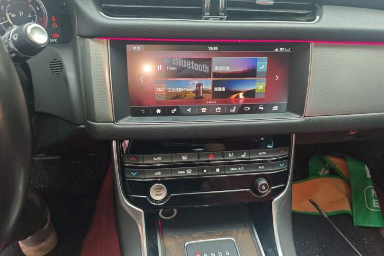Used Jaguar XFL 2018 XFL 2.0T 250 PS Luxury Edition Audio And AC Panel