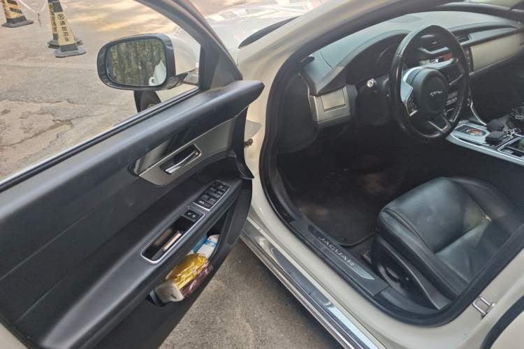 Used Jaguar XFL 2018 XFL 2.0T 200PS Luxury Edition Driver Seat