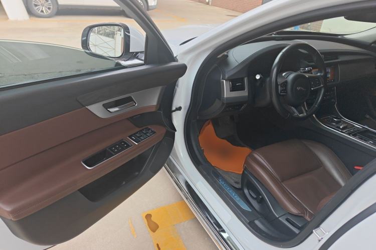 Used Jaguar XFL 2018 XFL 2.0T 250 PS Luxury Edition Driver Seat