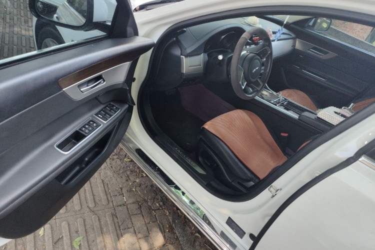 Used Jaguar XFL 2018 XFL 2.0T 200PS Elite Edition Driver Seat