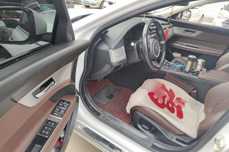 Used Jaguar XFL 2018 XFL 2.0T 250 PS Luxury Edition Driver Seat
