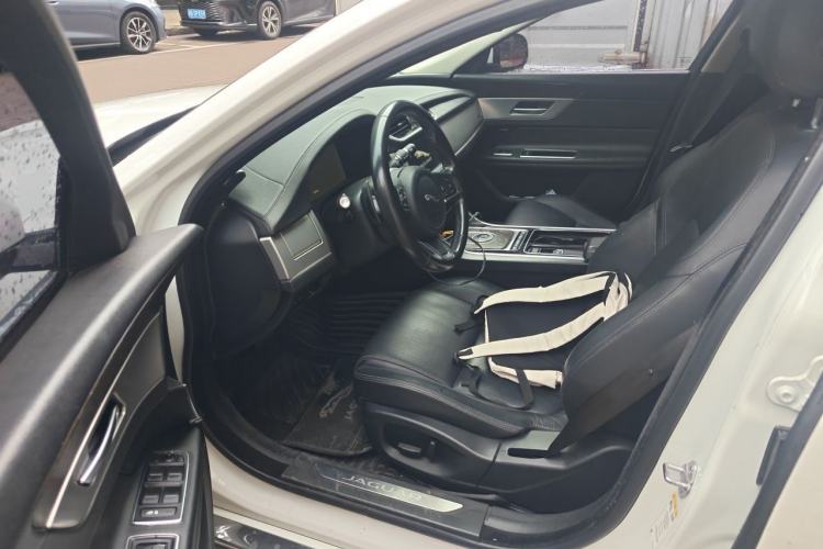 Used Jaguar XFL 2018 XFL 2.0T 250 PS Luxury Edition Driver Seat