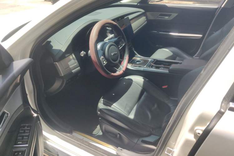Used Jaguar XFL 2018 XFL 2.0T 200PS Elite Edition Driver Seat
