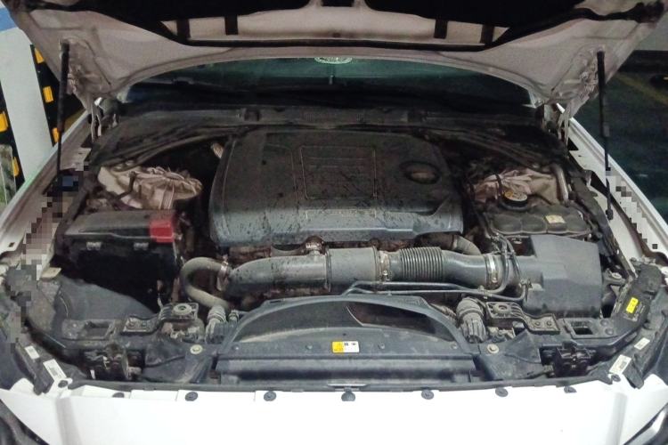 Used Jaguar XFL 2018 XFL 2.0T 250 PS Luxury Edition Engine Bay