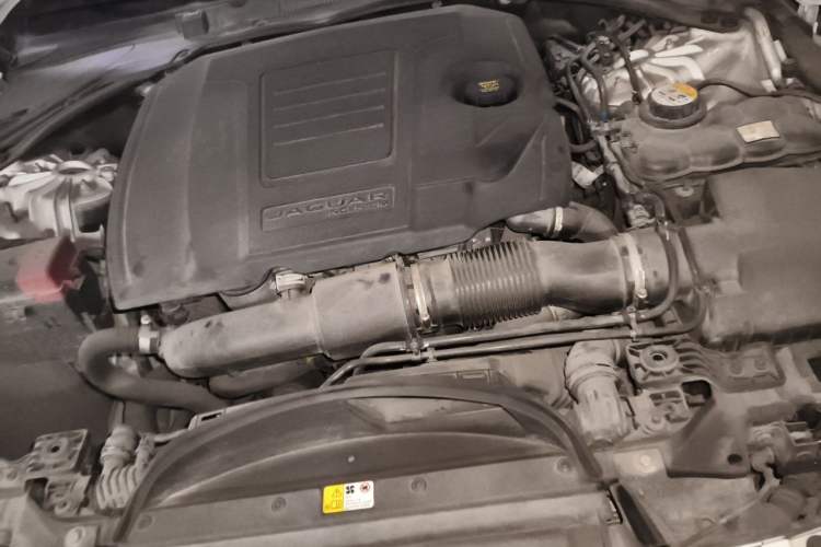 Used Jaguar XFL 2018 XFL 2.0T 250 PS Luxury Edition Engine Bay