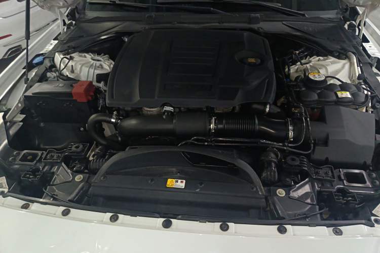 Used Jaguar XFL 2018 XFL 2.0T 250 PS Luxury Edition Engine Bay