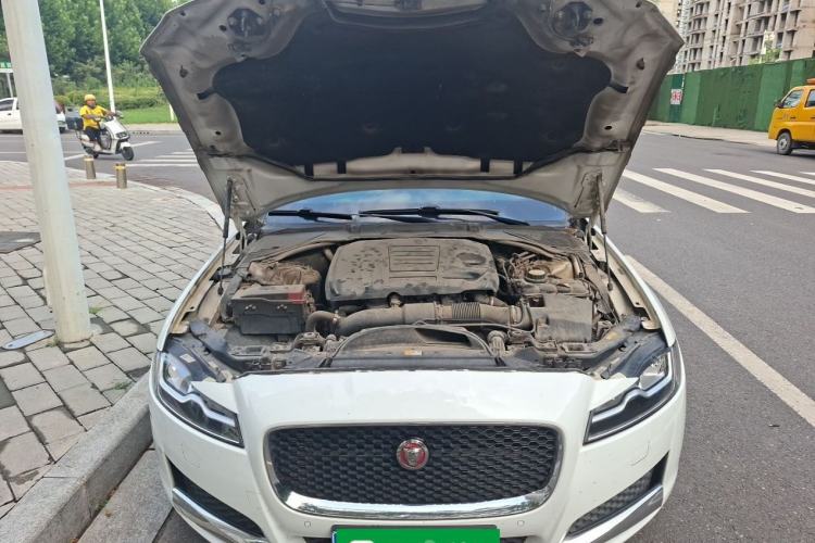 Used Jaguar XFL 2018 XFL 2.0T 250 PS Luxury Edition Engine Bay