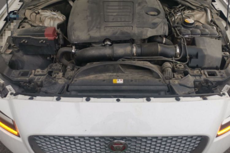 Used Jaguar XFL 2018 XFL 2.0T 250 PS Premium Edition Engine Bay