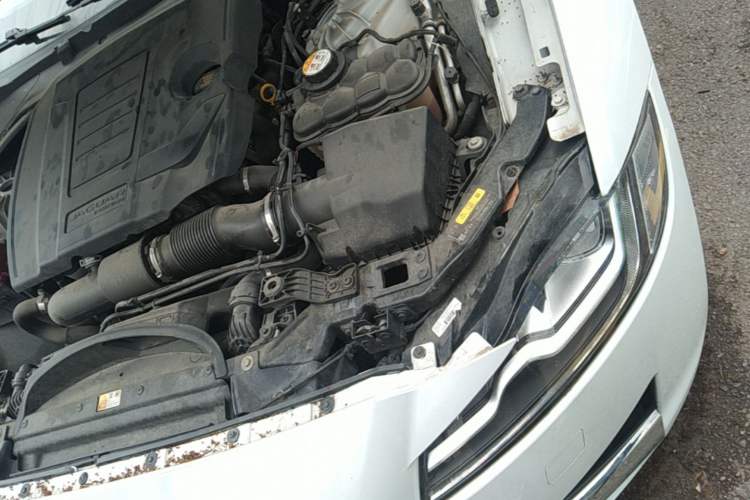 Used Jaguar XFL 2018 XFL 2.0T 250 PS Luxury Edition Engine Bay Left