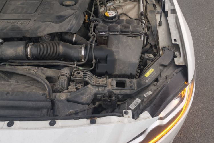 Used Jaguar XFL 2018 XFL 2.0T 250 PS Premium Edition Engine Bay Left