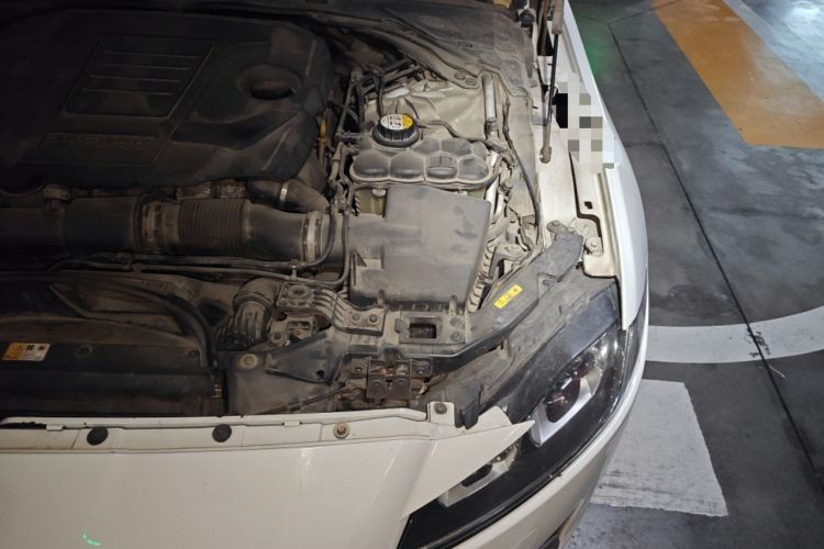 Used Jaguar XFL 2018 XFL 2.0T 200PS Elite Edition Engine Bay Left