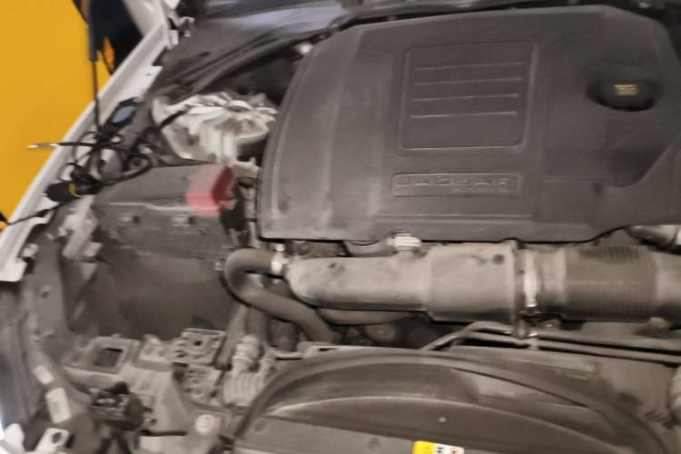 Used Jaguar XFL 2018 XFL 2.0T 250 PS Luxury Edition Engine Bay Right