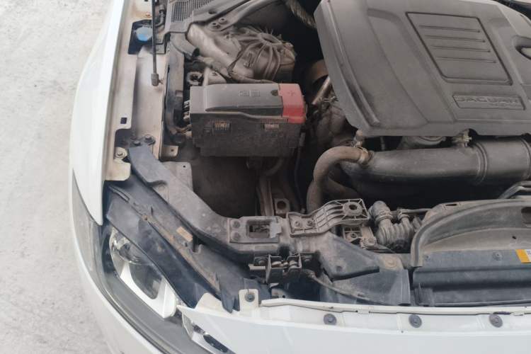 Used Jaguar XFL 2018 XFL 2.0T 200PS Elite Edition Engine Bay Right