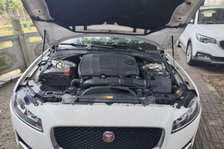 Used Jaguar XFL 2018 XFL 2.0T 200PS Elite Edition Engine Bay