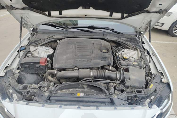 Used Jaguar XFL 2018 XFL 2.0T 250 PS Luxury Edition Engine Bay