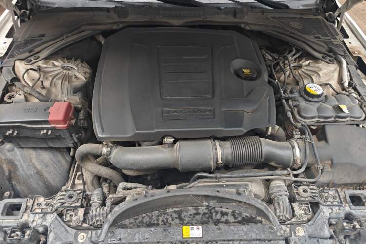 Used Jaguar XFL 2018 XFL 2.0T 250 PS Luxury Edition Engine Bay
