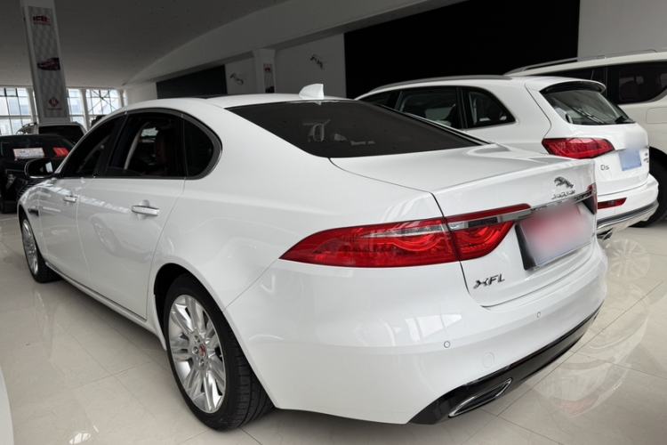 Used Jaguar XFL 2018 XFL 2.0T 250 PS Luxury Edition Exterior 2