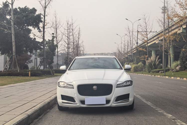 Used Jaguar XFL 2018 XFL 2.0T 250 PS Luxury Edition Exterior 2