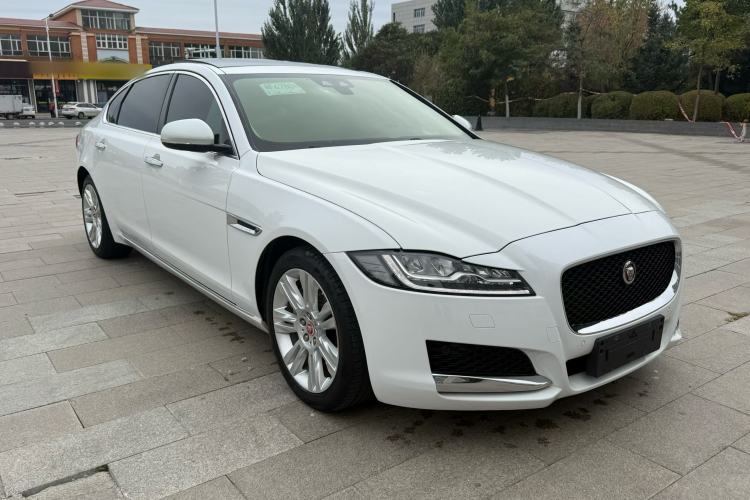 Used Jaguar XFL 2018 XFL 2.0T 250 PS Premium Edition Exterior 2