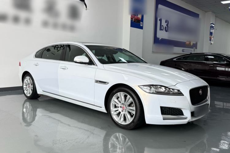 Used Jaguar XFL 2018 XFL 2.0T 250 PS Premium Edition Exterior 2