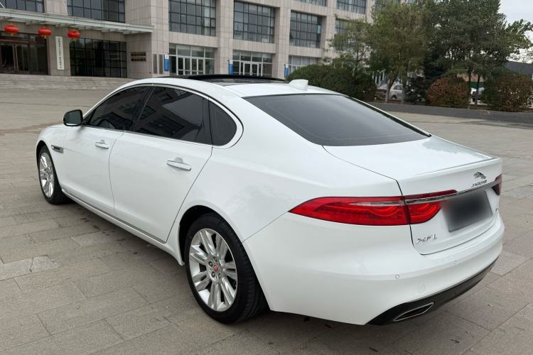 Used Jaguar XFL 2018 XFL 2.0T 250 PS Premium Edition Exterior 3