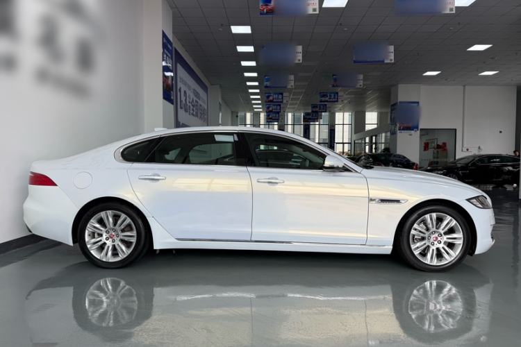 Used Jaguar XFL 2018 XFL 2.0T 250 PS Premium Edition Exterior 3