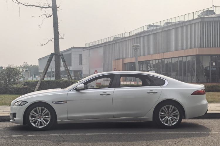 Used Jaguar XFL 2018 XFL 2.0T 250 PS Luxury Edition Exterior 4