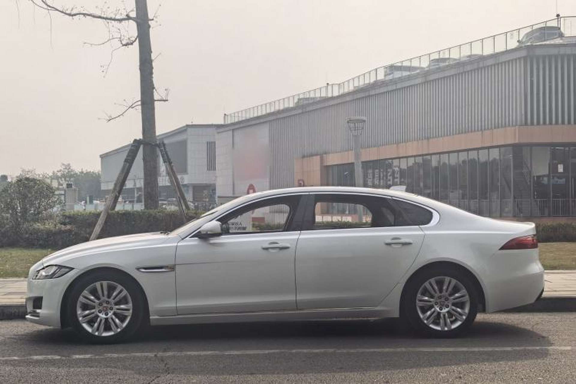 Used Jaguar XFL 2018 XFL 2.0T 250 PS Luxury Edition Exterior 4