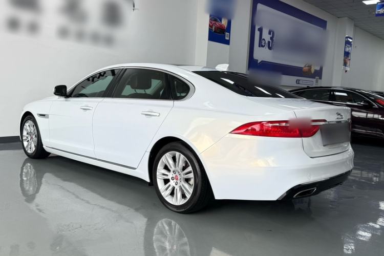 Used Jaguar XFL 2018 XFL 2.0T 250 PS Premium Edition Exterior 4