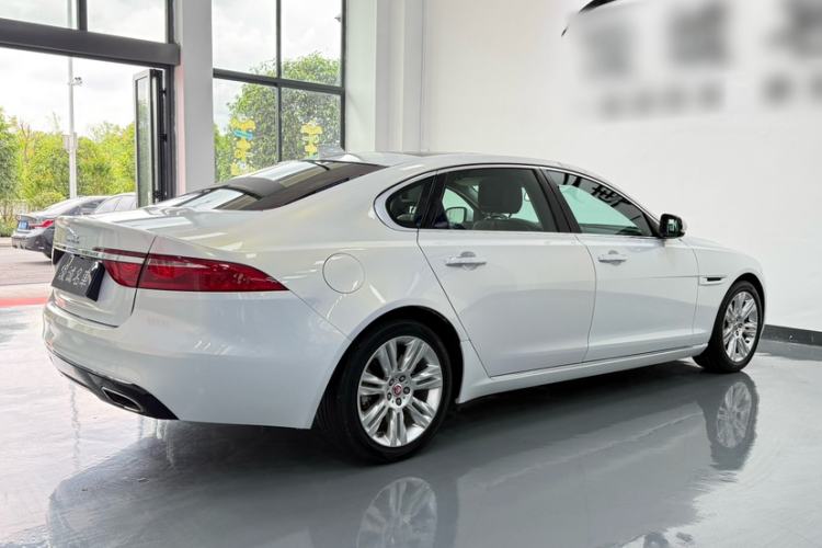 Used Jaguar XFL 2018 XFL 2.0T 250 PS Premium Edition Exterior 6