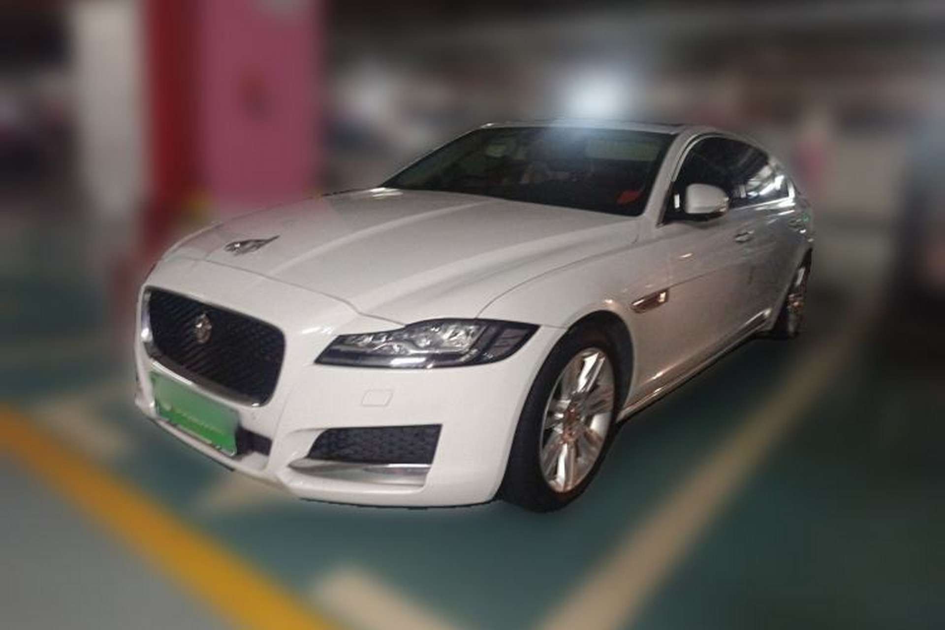 Used Jaguar XFL 2018 XFL 2.0T 250 PS Luxury Edition Front Left 45 Deg