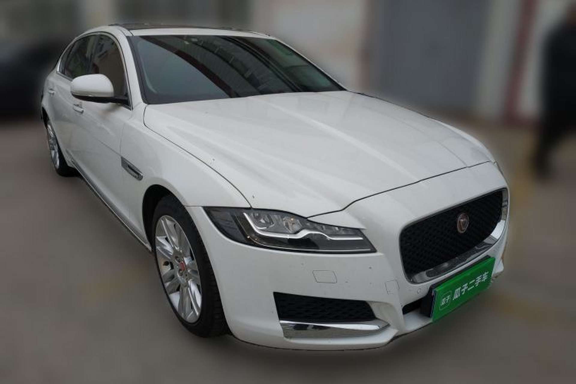 Used Jaguar XFL 2018 XFL 2.0T 250 PS Luxury Edition Front Right 45 Deg