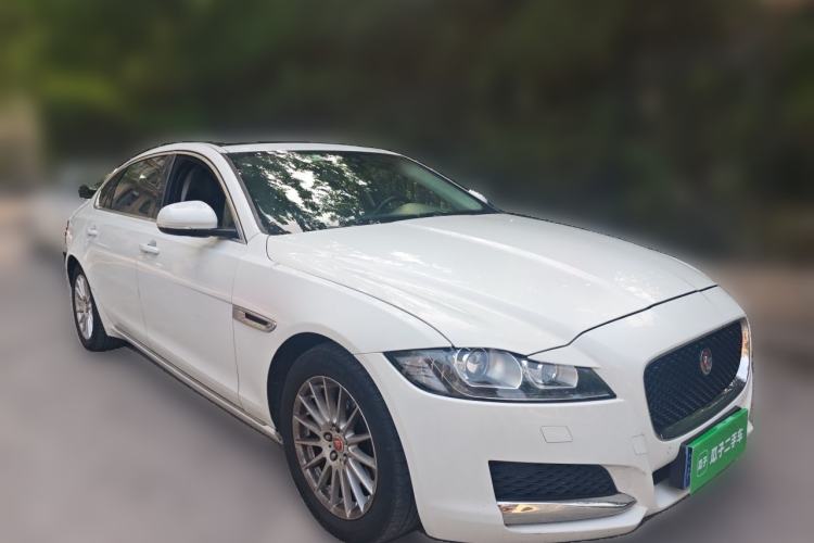 Used Jaguar XFL 2018 XFL 2.0T 200PS Luxury Edition Front Right 45 Deg