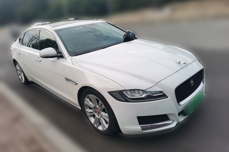Used Jaguar XFL 2018 XFL 2.0T 250 PS Premium Edition Front Right 45 Deg