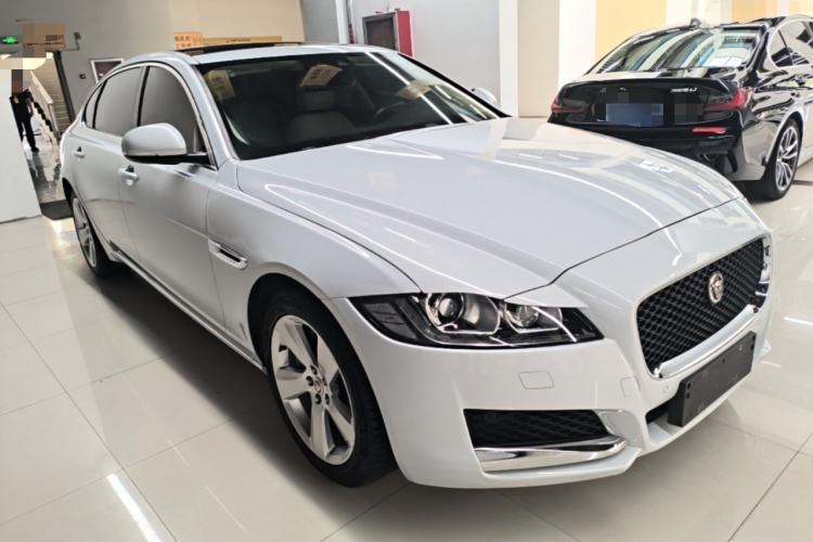 Used Jaguar XFL 2018 XFL 2.0T 200PS Elite Edition Front Right 45 Deg