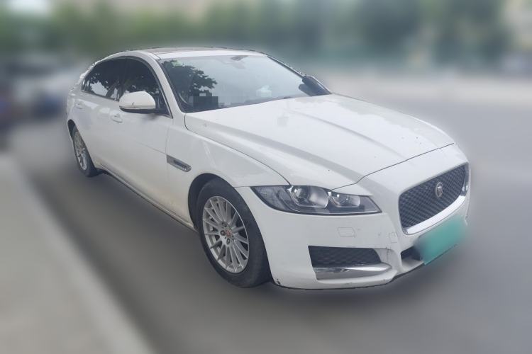 Used Jaguar XFL 2018 XFL 2.0T 200PS Elite Edition Front Right 45 Deg