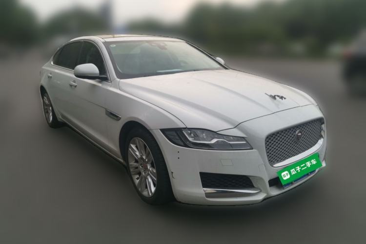 Used Jaguar XFL 2018 XFL 2.0T 250 PS Premium Edition Front Right 45 Deg